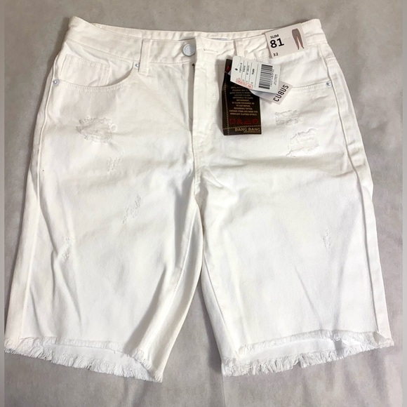White Jean Shorts Bermuda Style. For ladies - Picture 1 of 6